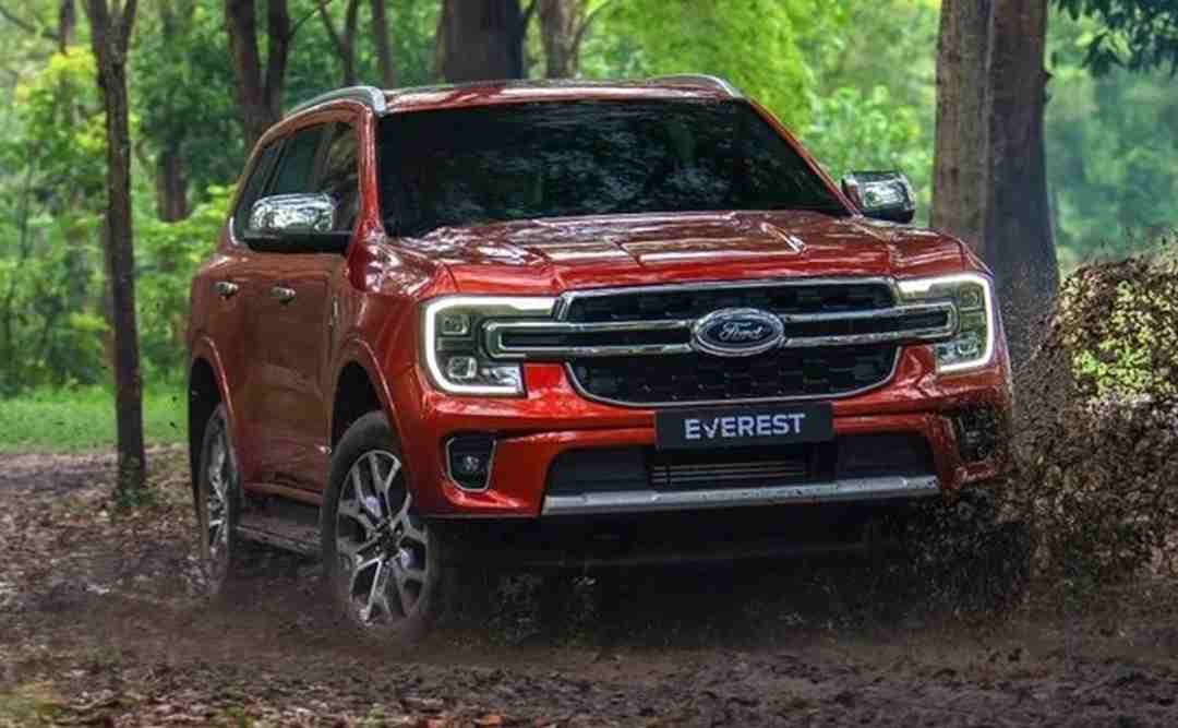 Động cơ mạnh mẽ, thiết kế thể thao điển hình của Ford Everest 2022