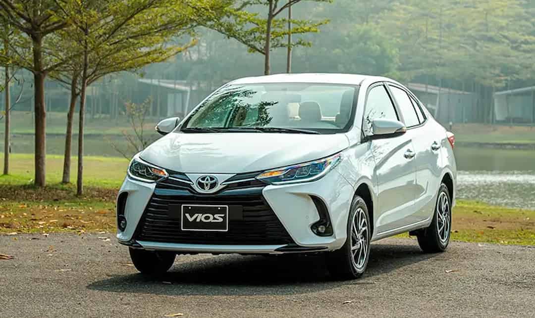 Toyota Vios 2022: Giá xe lăn bánh & đánh giá thông số kỹ thuật (12/2022)