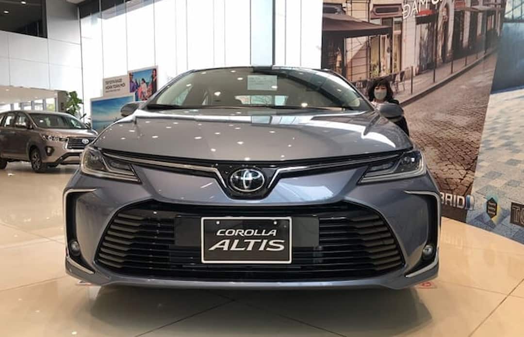 Toyota Altis 2022: đánh giá chi tiết giá lăn bánh, ưu đãi (12/2022)