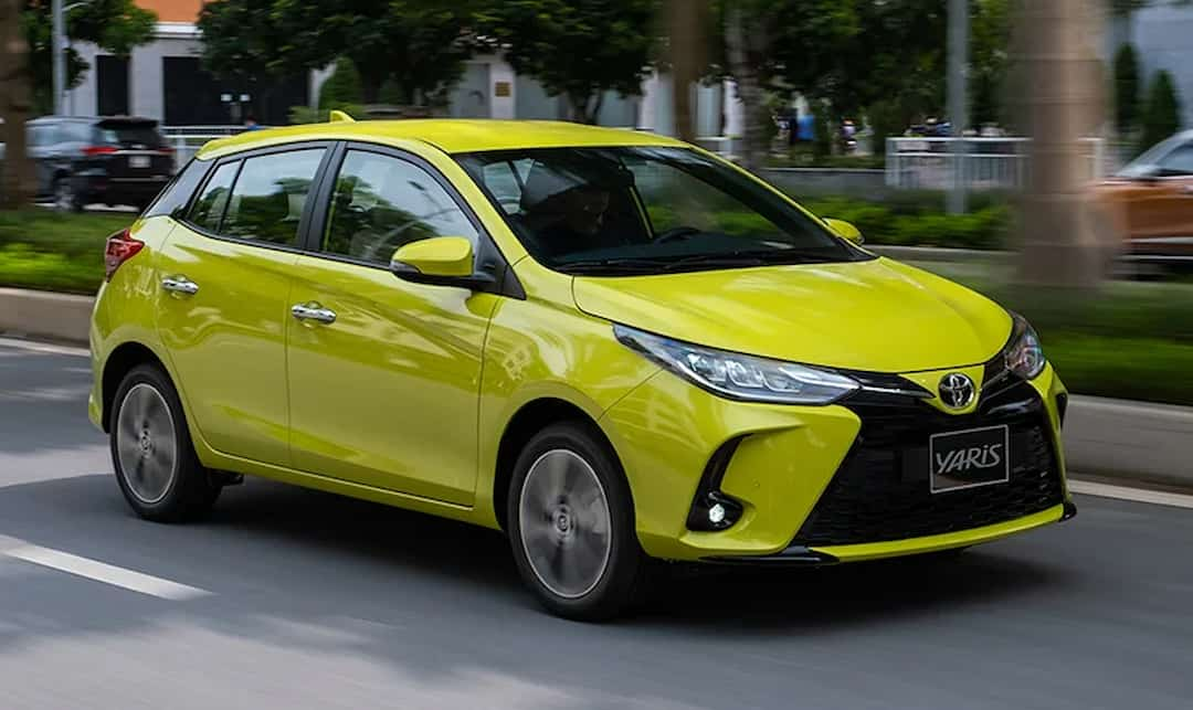 Toyota Yaris 2022: Giá xe lăn bánh & đánh giá thông số kỹ thuật (12/2022)