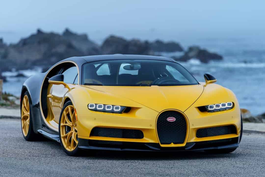 Động cơ Bugatti Chiron hoạt động mạnh mẽ