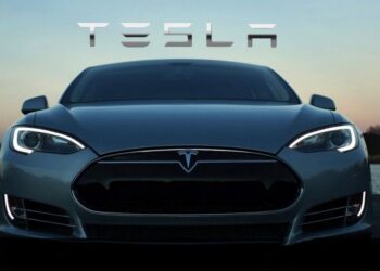 Sự phát triển của thương hiệu sản xuất ô tô Tesla