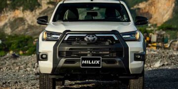 Xe bán tải Toyota Hilux – Sự lột xác có đủ để cạnh tranh