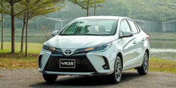 Toyota Vios 2022: Giá xe lăn bánh & đánh giá thông số kỹ thuật (12/2022)